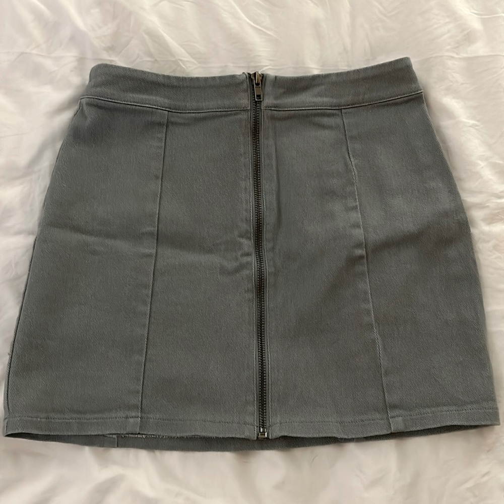 Vintage Forever21 olive green zip front skirt, size small
